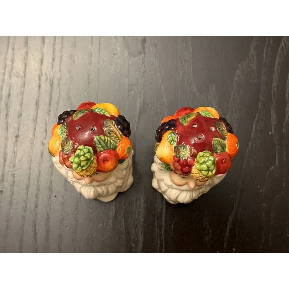 Vintage Christmas‎ Santa Faces  Salt and Pepper Shaker Set Fruit Hats K&B